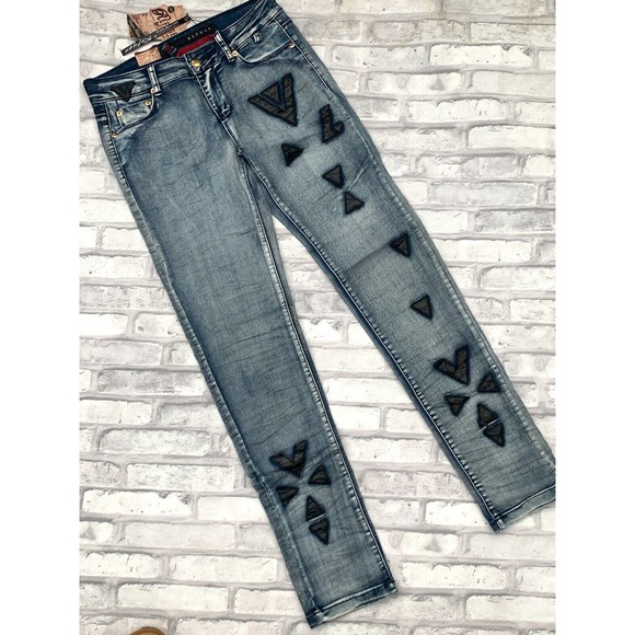 Refuge Life Style Denim Distressed Jeans Woman Size 10 - Picture 2 of 13